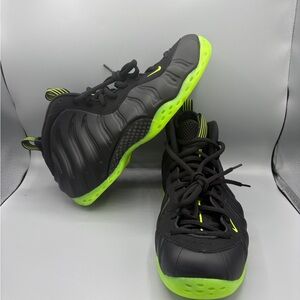 Nike Black and Neon Green Athletic Shoes